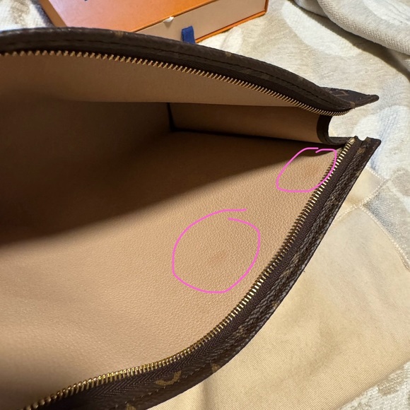 ๐ค DISCONTINUED Toiletry 26 Pouch ๐ค - Picture 11 of 14